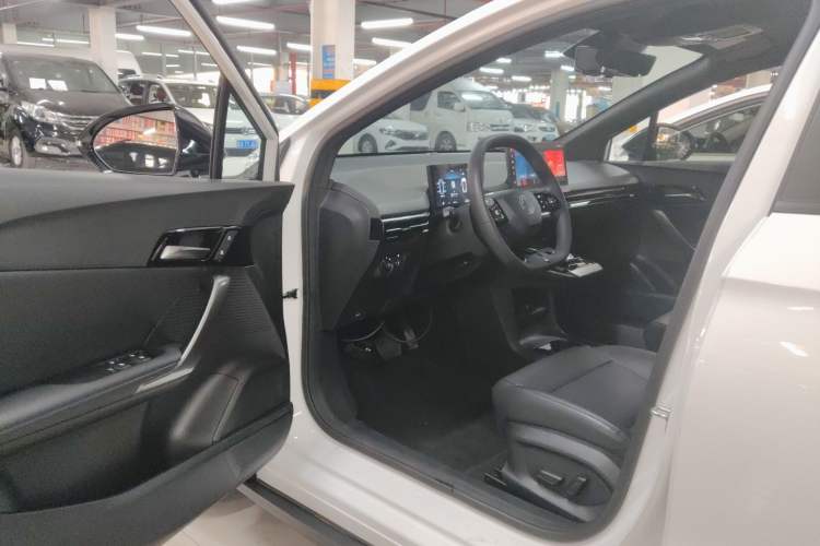 Used MG 4 EV 2023 415 km Range Sea-Faring Champion Edition
