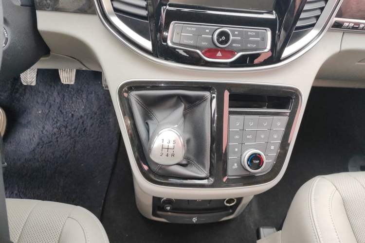 Used  M4 2016 2.0L Manual Luxury Smart Version