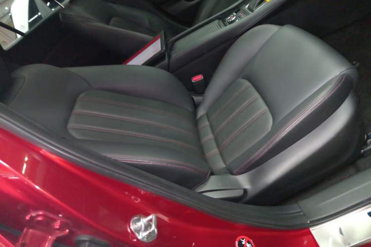 Used Mazda CX-4 2016 2.0L Automatic 2WD Blue Sky Dynamic Edition
