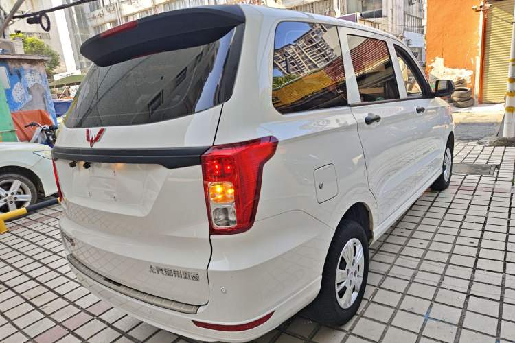 Used Wuling Hongguang 2019 1.5L S Basic Version China VI Standard LAR
