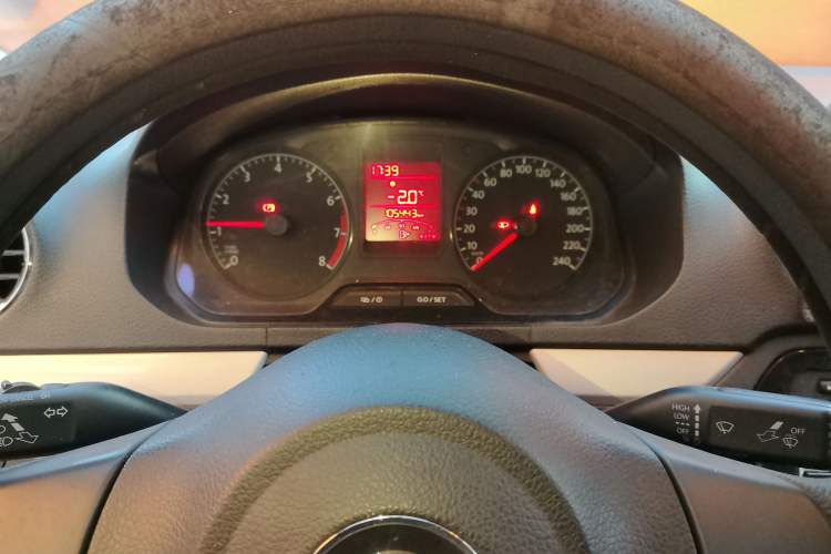 Used Volkswagen Jetta 2015 Zhuihui Edition 1.6L Manual Comfort Model