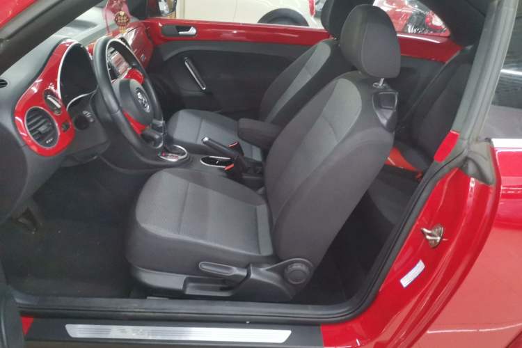 Used Volkswagen Beetle 2015 180TSI model
