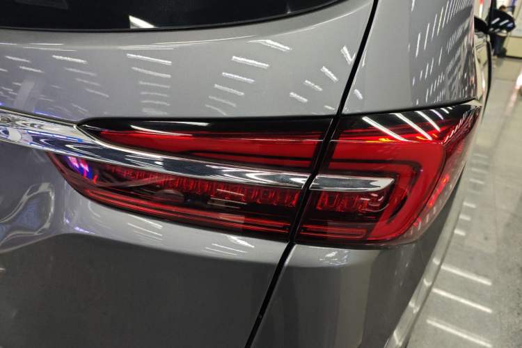 Used Buick GL8 2021 Land Cruiser Executive Class 652T Comfort Model
