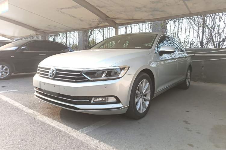 Used Volkswagen Magotan 2019 330TSI DSG Leading Model China VI Standard
