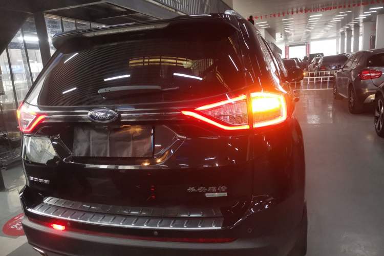 Used Ford Edge 2018 EcoBoost 245 Two-Wheel-Drive Titanium 7-Seater China VI Standard