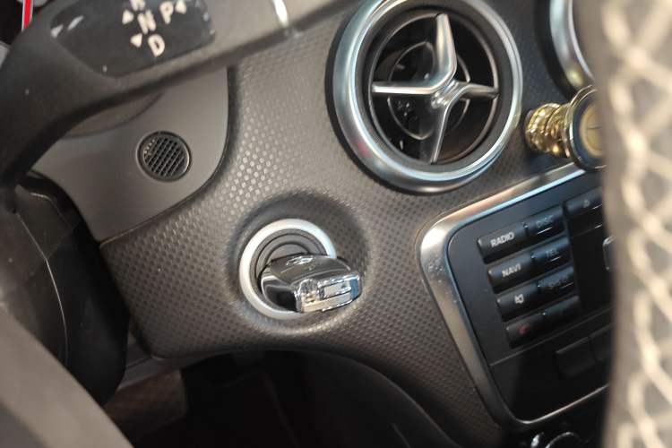 Used Mercedes-Benz A-Class 2015 A 200 Fashion Model
