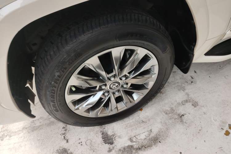 Used Toyota Land Cruiser 2022 3500 3.5T GXR with 20 Wheels Velvet Finish No Creep—Middle East
