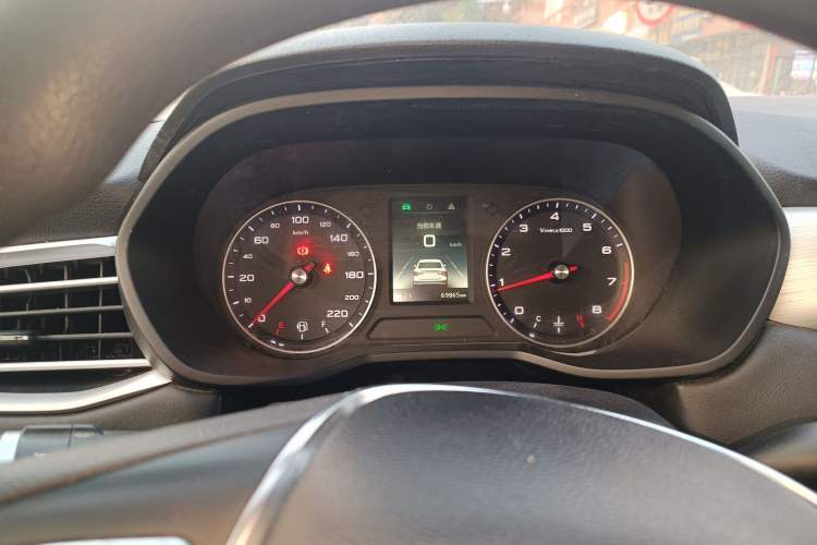 Used Roewe i5 2020 1.5L Manual 4G Connect Leehao Flagship Edition
