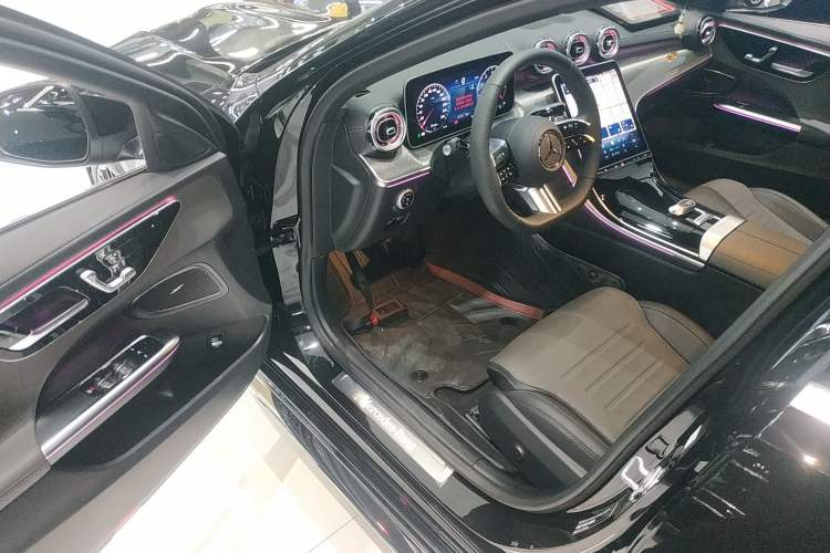 Used Mercedes-Benz C-Class 2025 Facelift C 260 L Sport Edition
