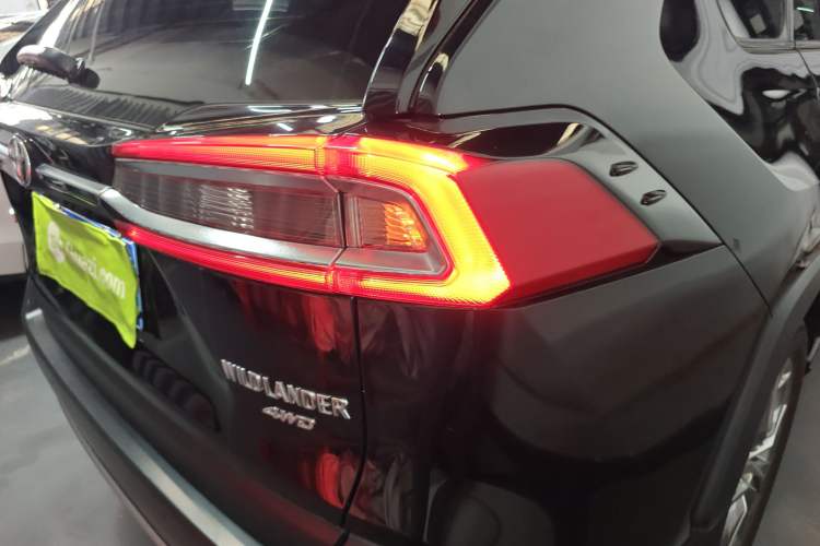 Used Toyota Wildlander 2022 2.0L CVT 4x4 Luxury PLUS Edition
