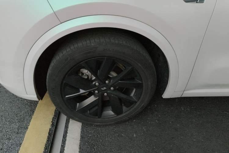 Used Li Auto L8 2023 Pro Model
