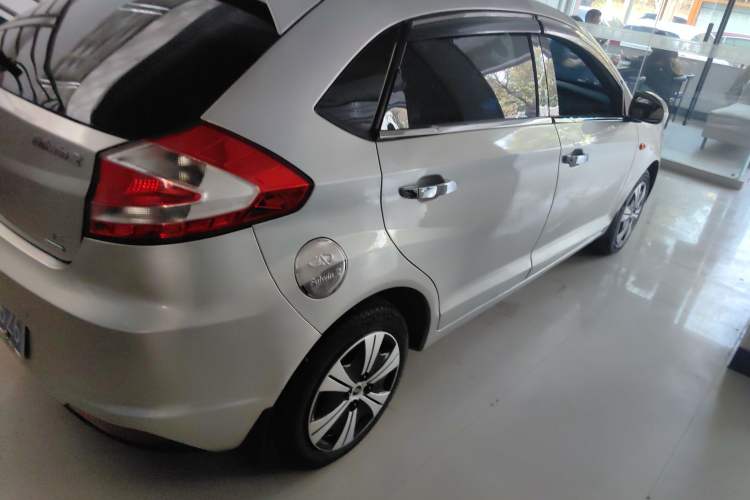 Used Chery Fengyun 2 2013 Hatchback 1.5L AMT Ruìyì Edition
