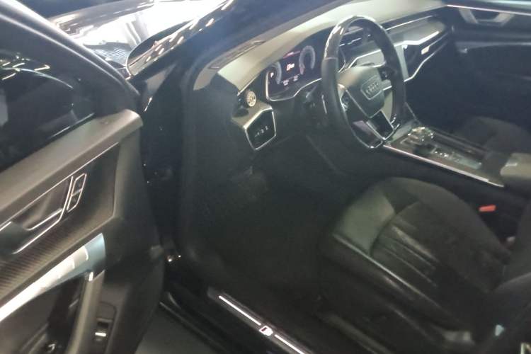 Used Audi A6 2021 allroad quattro Explorer 55 TFSI Prestige Off-Road Model