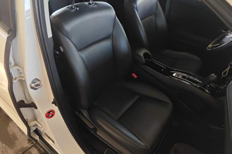 Used Honda Vezel 2015 1.5L CVT two-wheel drive Comfort trim
