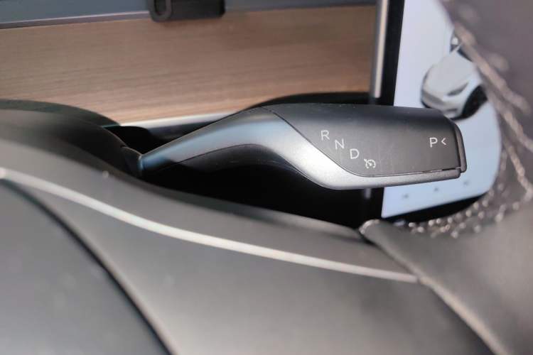 Used Tesla Model Y 2021 Long-Range All-Wheel-Drive Version 3D7