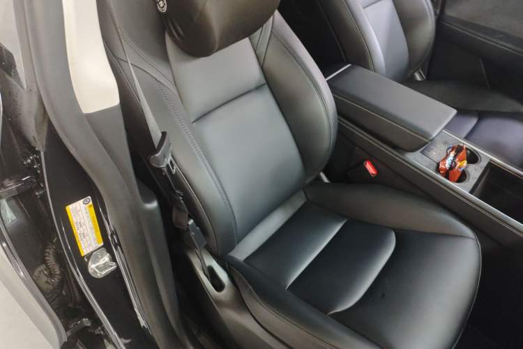 Used Tesla Model Y 2024 Long-Range All-Wheel-Drive Version
