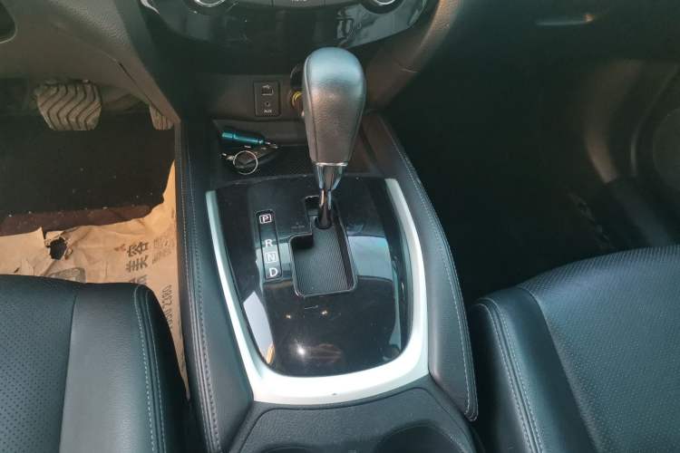 Used Nissan X-Trail 2015 2.0L CVT Comfort MAX Edition 2WD
