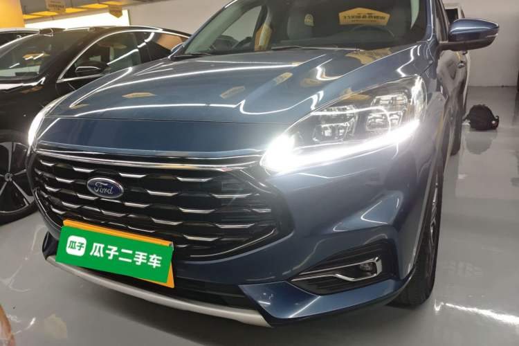 Used Ford Escape 2020 EcoBoost 245 Two-Wheel-Drive Titanium Edition
