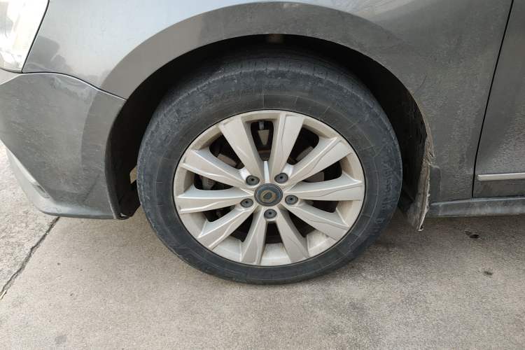 Used Volkswagen Sagitar 2015 1.6L Manual Comfort Model