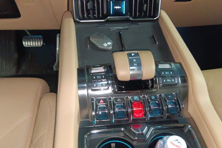 Used  Leopard 8 2025 Smart & Brave Flagship Edition 7 Seats
