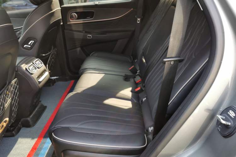 Used Chery Tiggo 9 2023 2.0T Dual-Clutch Two-Wheel Drive Prestige Version 5 Seats