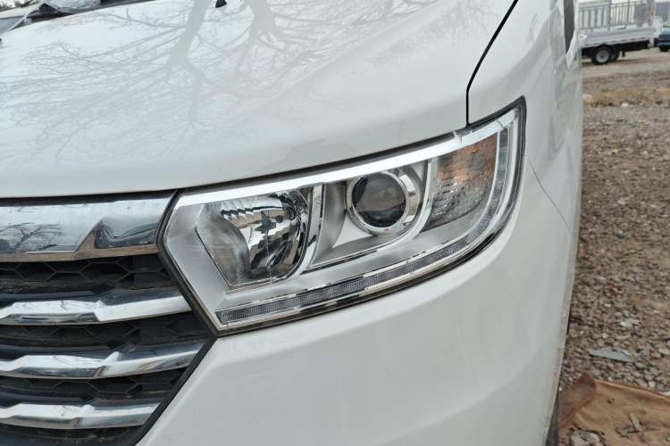 Used  M3 2023 1.8L 7/8-Seater Smart Connectivity Version