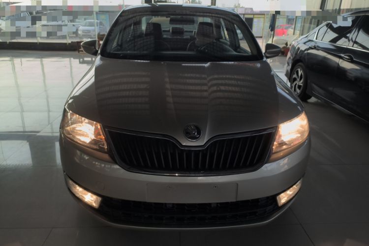 Used Skoda Rapid 2013 1.6L Automatic Smart Selection Model
