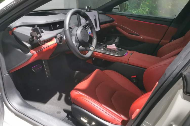 Used  SU7 2024 Four-Wheel Drive Ultra-Long Range Advanced Intelligent Driving Max Edition
