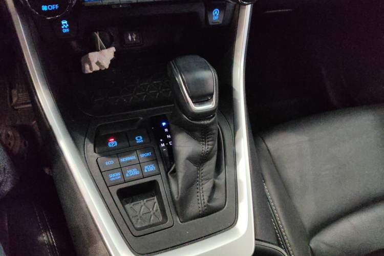 Used Toyota Wildlander 2021 2.0L CVT 4x4 Luxury Edition
