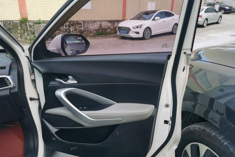 Used Baojun 510 2017 1.5L Automatic Fashion Model
