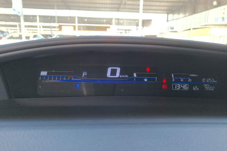 Used Honda Jade 2013 1.8L automatic Comfort version 5 seats