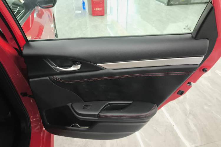 Used Honda Civic 2016 220TURBO CVT Luxury Edition
