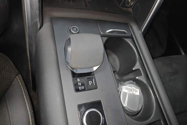 Used Land Rover Discovery 2021 360 PS R-Dynamic S