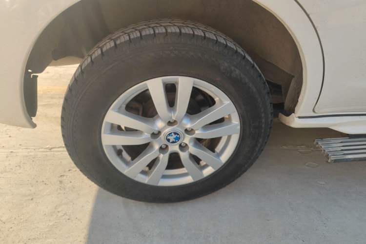 Used Venucia T70 2015 2.0L CVT Smart Edition
