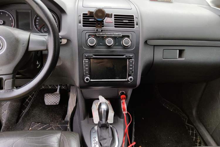 Used Volkswagen Touran 2015 1.4T DSG Comfort Edition 5 Seats