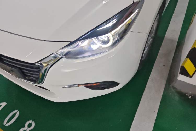 Used Mazda Mazda 3 Axela 2017 Sedan 1.5L Automatic Luxury Model Emission Standard China V
