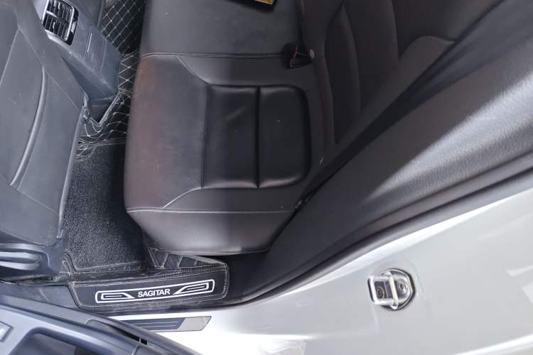 Used Volkswagen Sagitar 2015 1.6L Manual Comfort Model