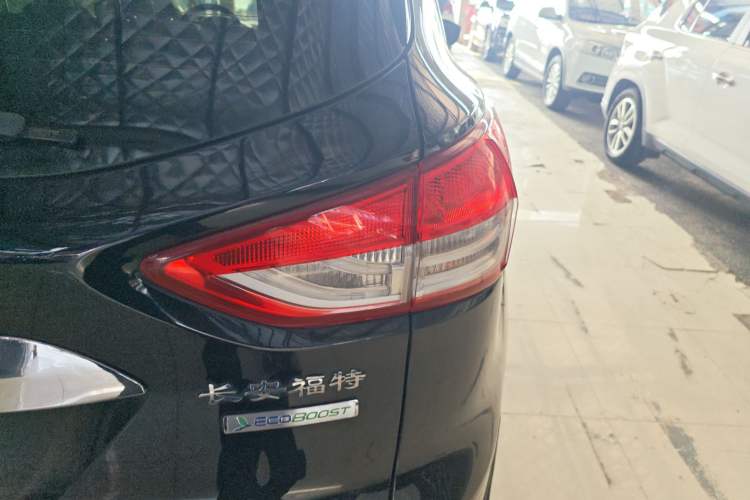 Used Ford Kuga 2015 1.5L GTDi Two-Wheel-Drive Comfort Model
