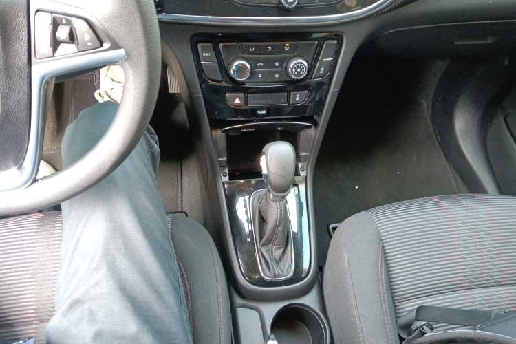 Used Buick Encore 2016 18T Automatic Two-Wheel Drive Urban Leading Edition
