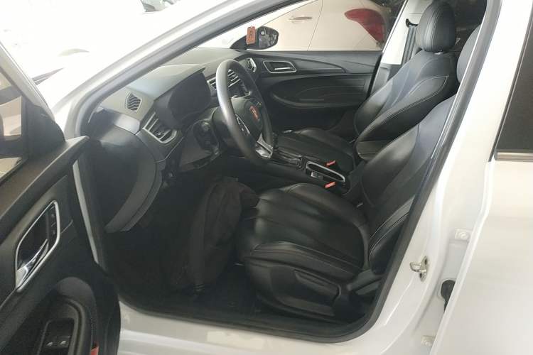 Used Roewe i5 2020 1.5L Automatic 4G Connect Luxury Flagship Edition
