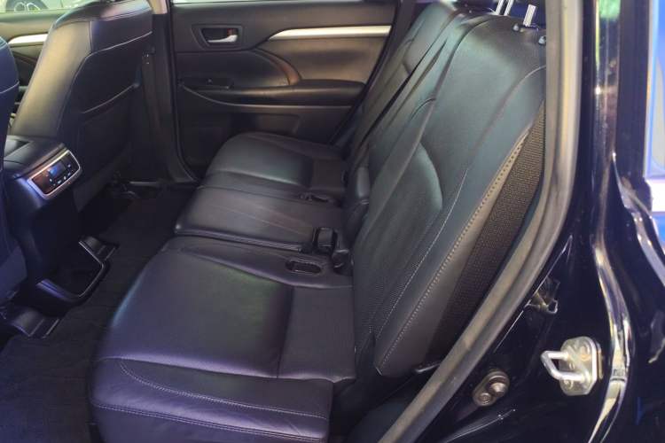 Used Toyota Highlander 2017 2.0T Two-Wheel Drive Luxury Edition 7 Seats