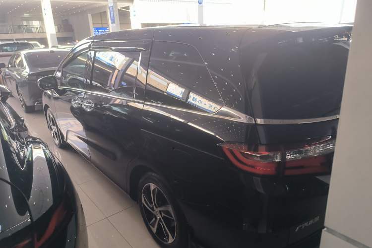 Used Honda Odyssey 2015 2.4L Supreme Edition
