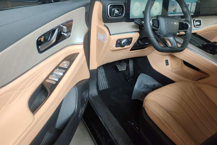 Used Chery Tiggo 9 2023 2.0T Dual-Clutch Two-Wheel Drive Luxury Edition 5 Seats