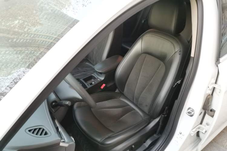 Used Buick Verano 2019 Sedan 20T Dual-Clutch Luxury Model
