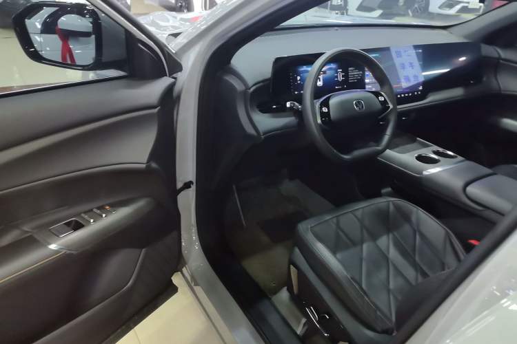 Used Changan CS75 PLUS 2025 4th Generation 1.5T New Blue Whale Smart Luxury Edition
