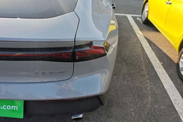 Used Changan UNI-V 2022 1.5T Prestige Version