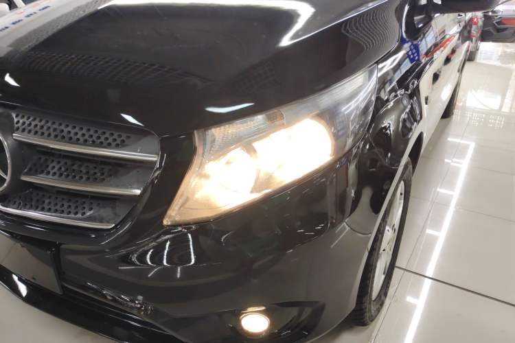 Used Mercedes-Benz Vito 2018 2.0T Elite Version 7 Seats China VI Emission Standard