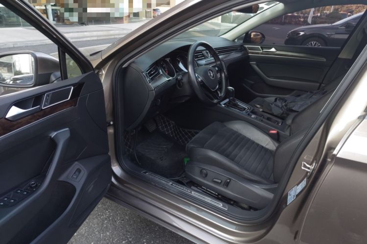 Used Volkswagen Magotan 2018 330TSI DSG Luxury Model
