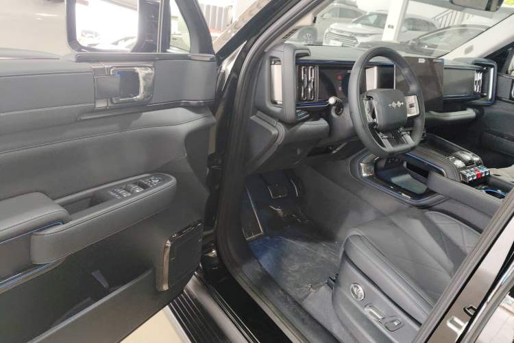 Used  Leopard 5 2025 TianShen Intelligent Driving Max Edition
