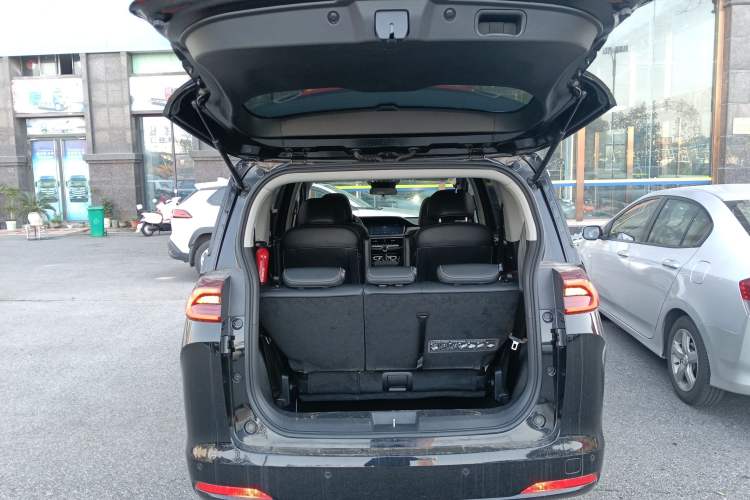 Used GAC Trumpchi M6 2023 PRO 270T DCT Luxury Edition
